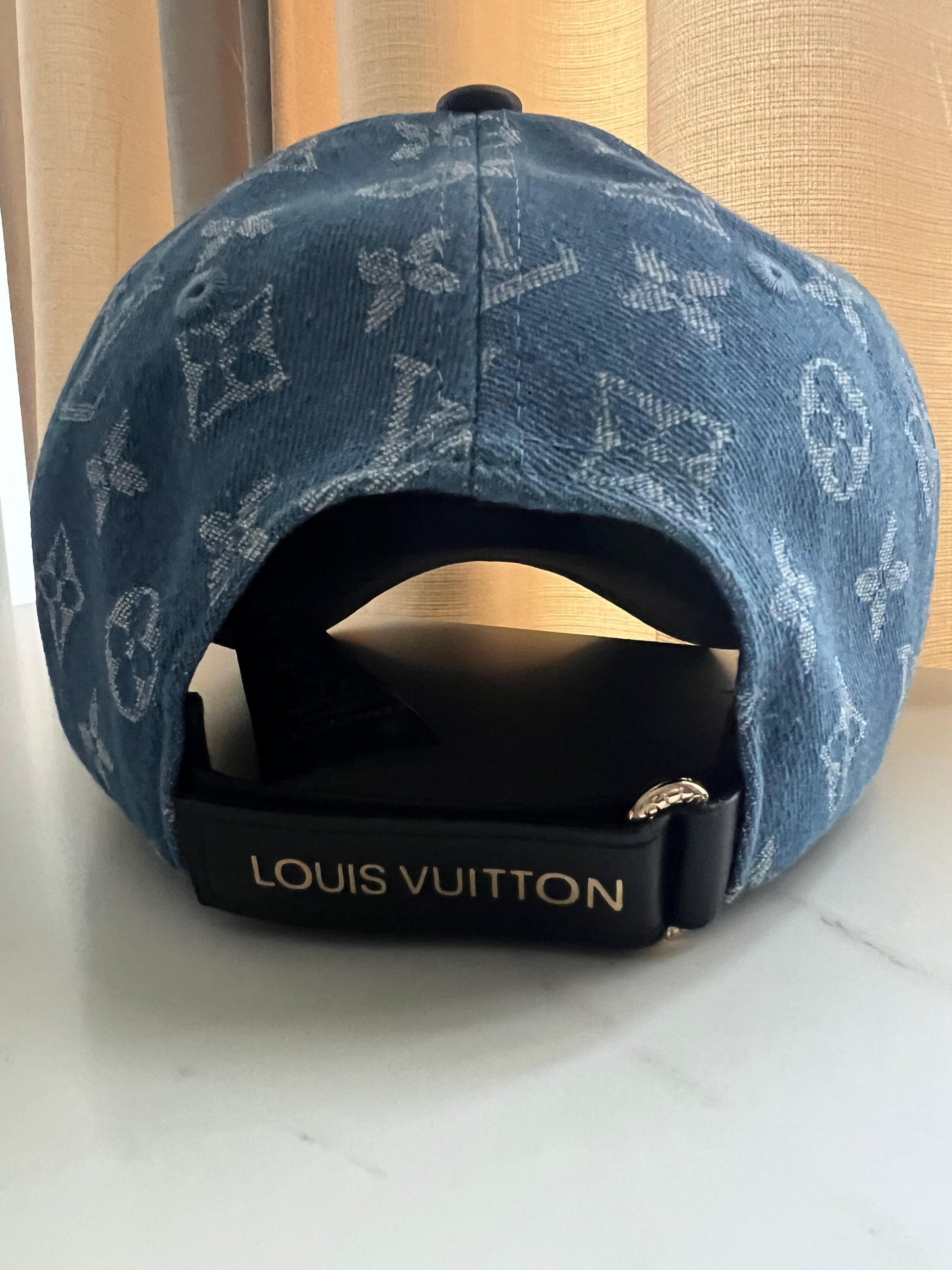 MAHON (LIGHT BLUE) LV