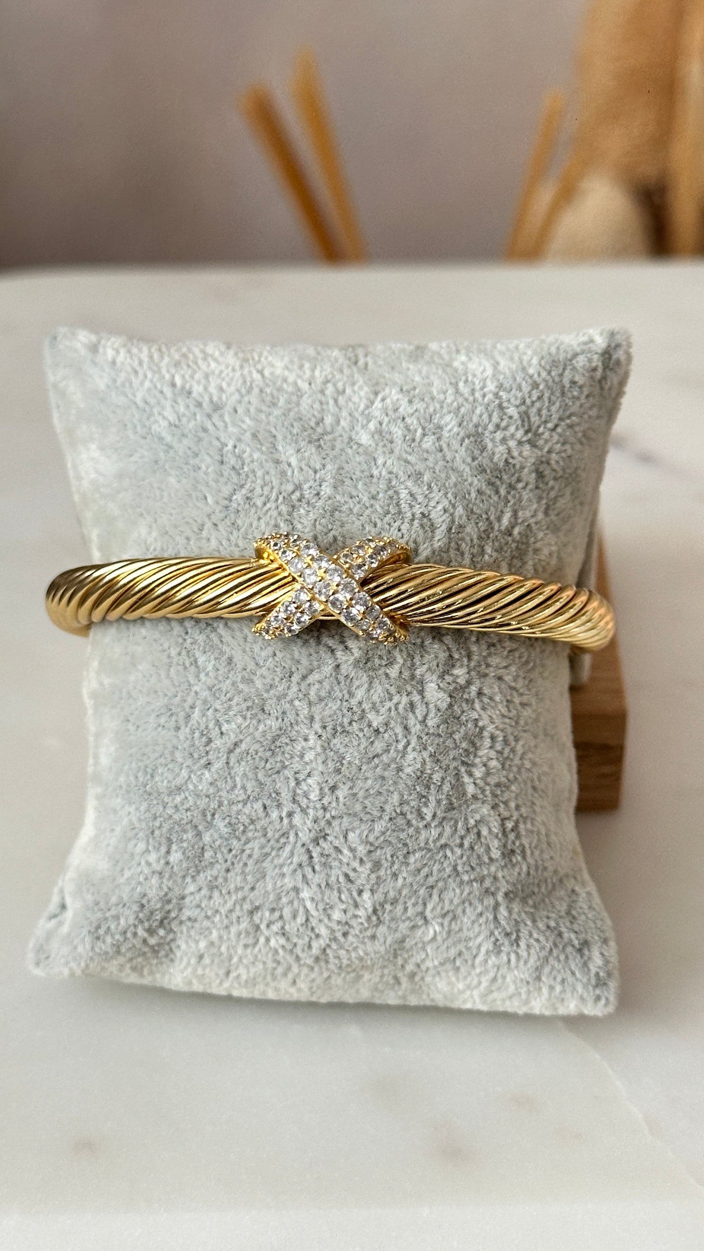 Big Gold Bracelet DY (17cm)