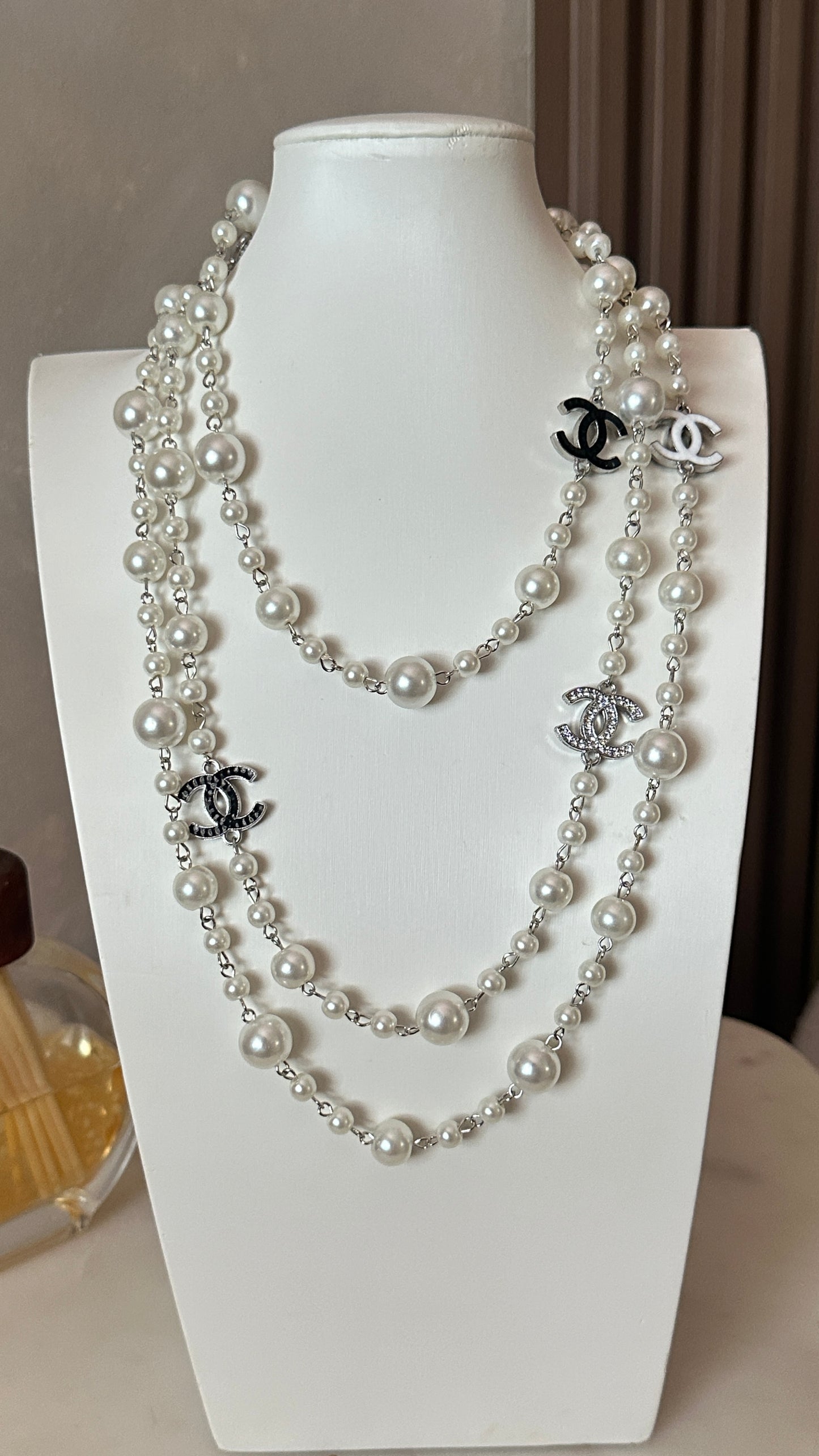 Pearly Black & White Silver #8